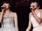 2012湖南卫视跨年演唱会：郁可唯&杨洋《听你说》